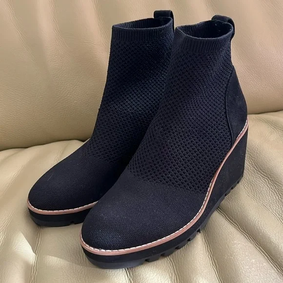 NWOT Eileen Fisher London Recycled Stretch Knit Bootie